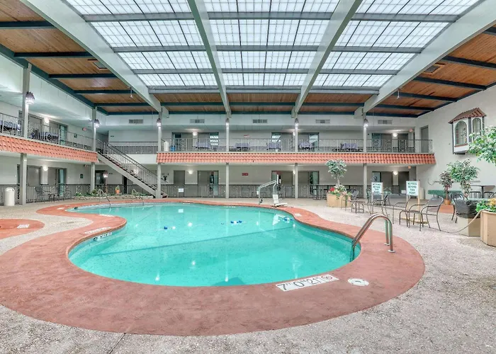 Quality Inn & Suites Downtown