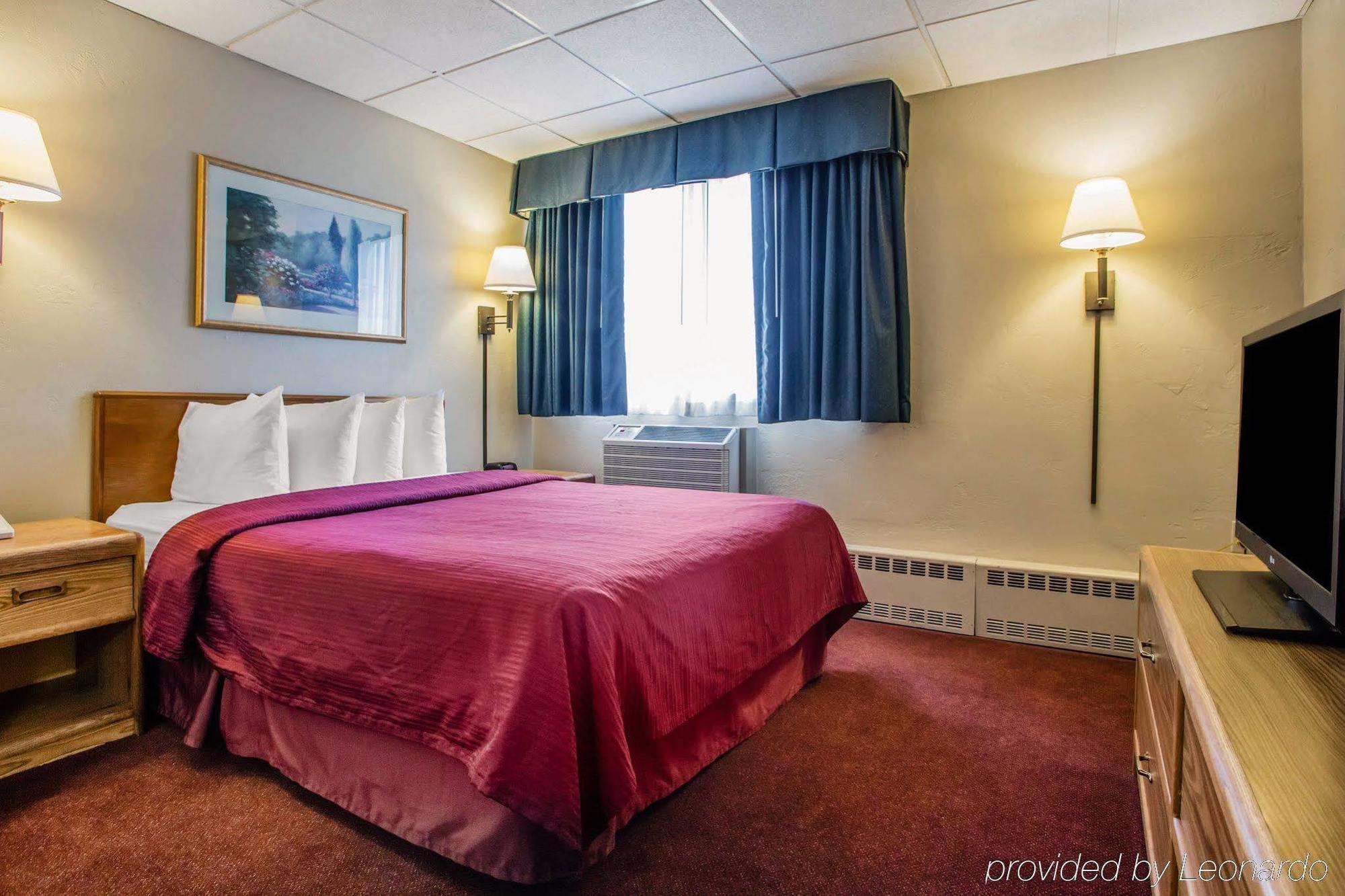 Quality & Downtown Hotel