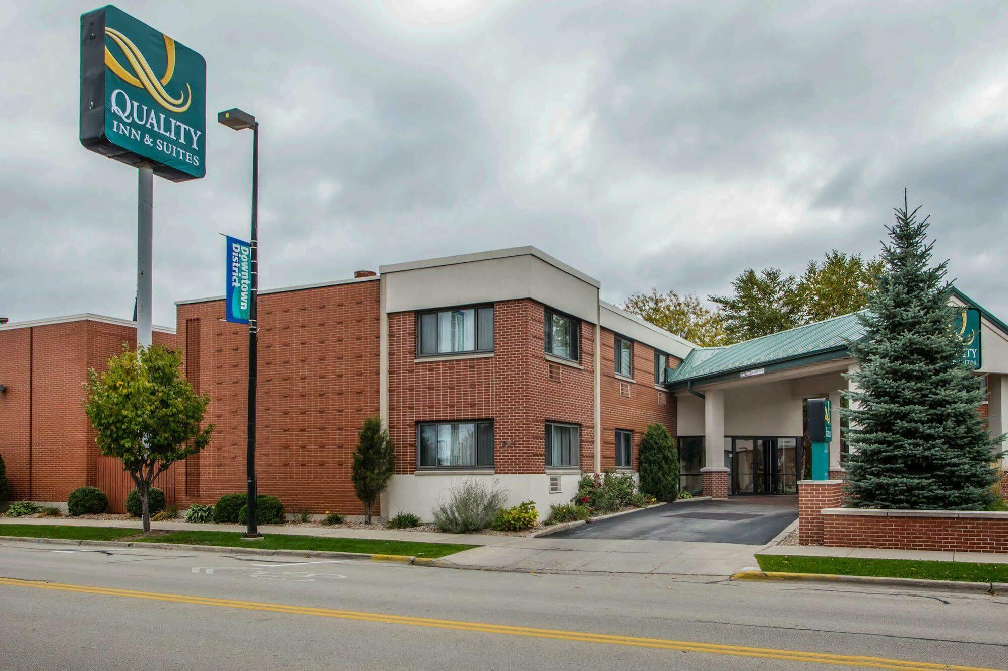 Quality & Downtown 2* Green Bay